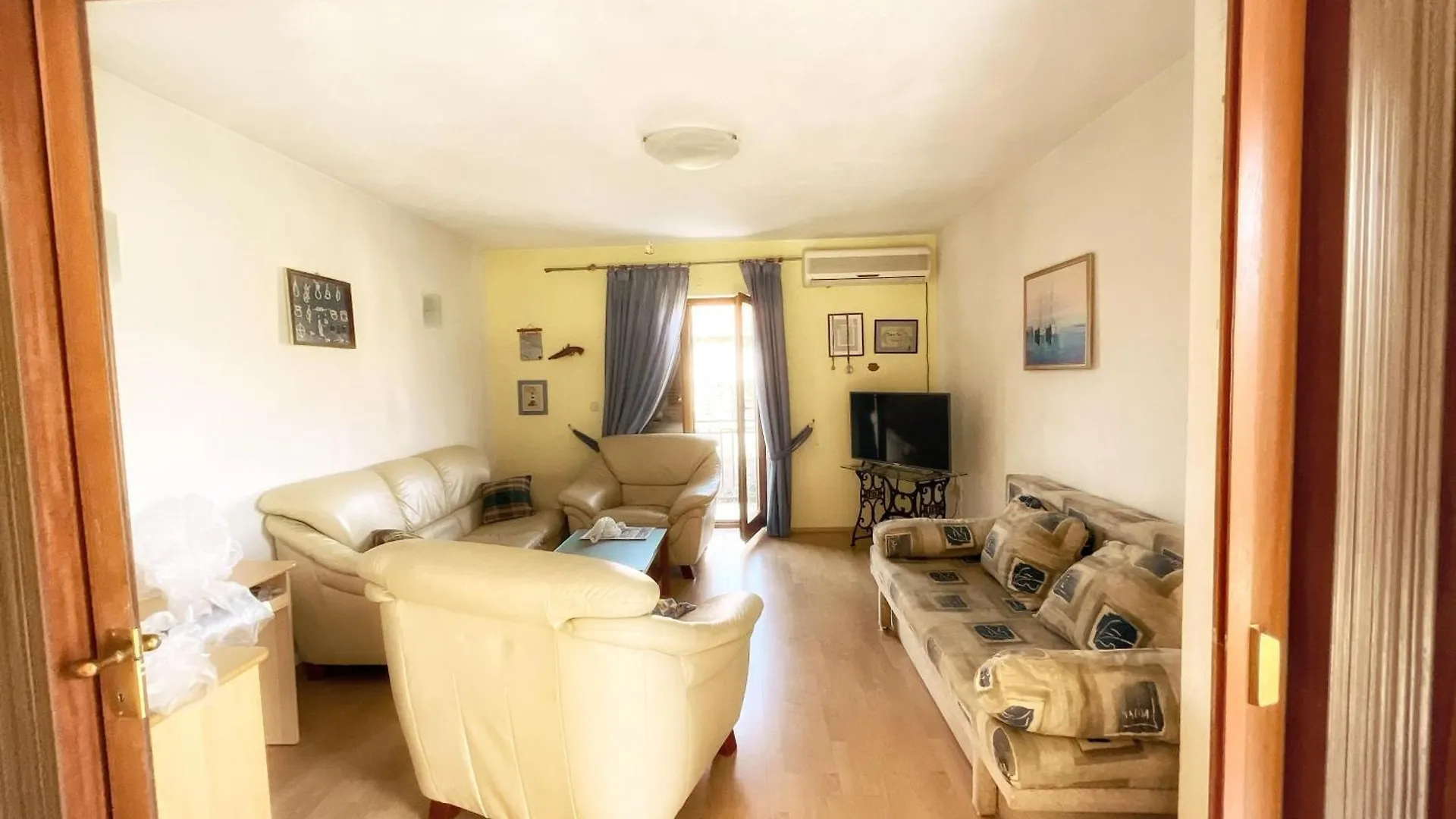 טרוגיר Apartmani Zlato 70M From Beach!