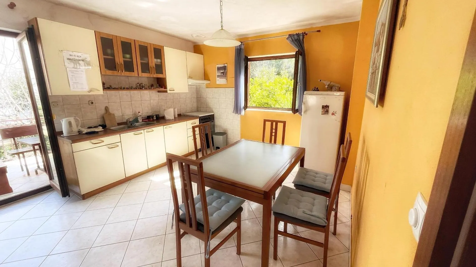 Apartmani Zlato 70M From Beach! Trogir